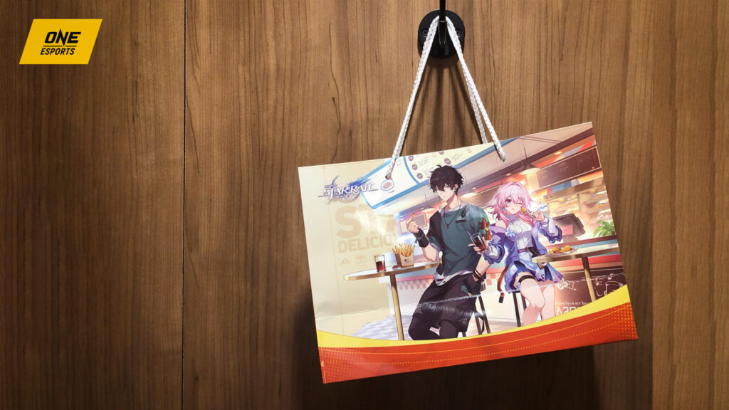 Vous voulez Topaz ou Jingliu ? Accédez à l'événement HSR Time to Feast pour booster votre chance gacha Honkai Star Rail C'est l'heure de se régaler : marchandise et sac en papier Astral Express Pit Stop