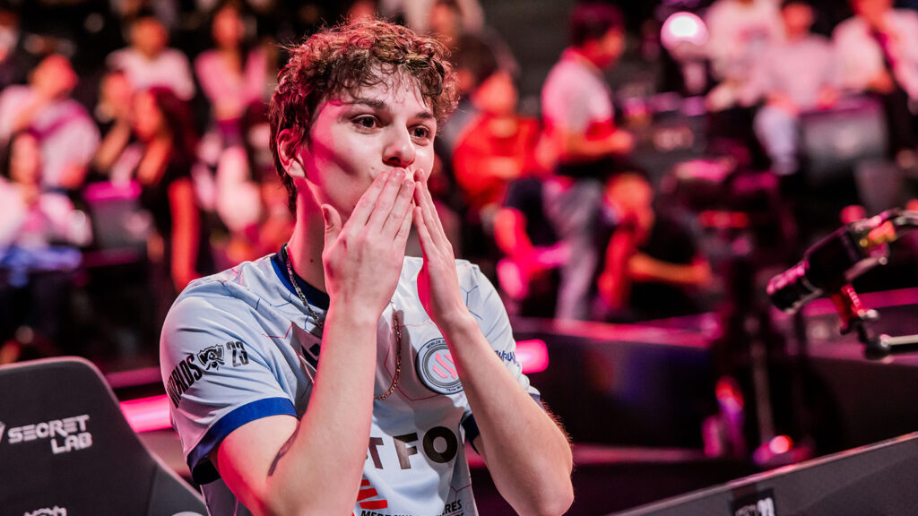 Exclusif : « GODS » s'apprête à faire peau neuve alors qu'Adam de la Team BDS envisage un nouveau personnage principal L'équipe BDS Adam de League of Legends envoie un baiser à ses fans lors des play-ins du Mondial 2023