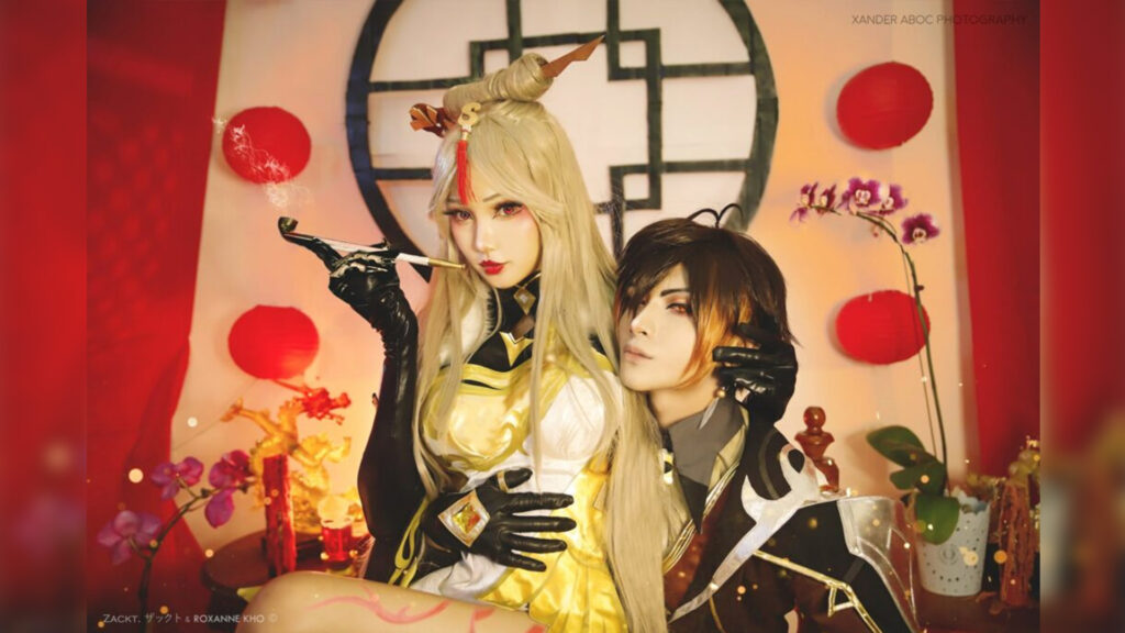 Un couple de cosplay donne vie aux vaisseaux Genshin Impact les plus attrayants Couple de cosplay Roxanne Kho et le cosplay Ningguang et Zhongli de Zackt de Genshin Impact