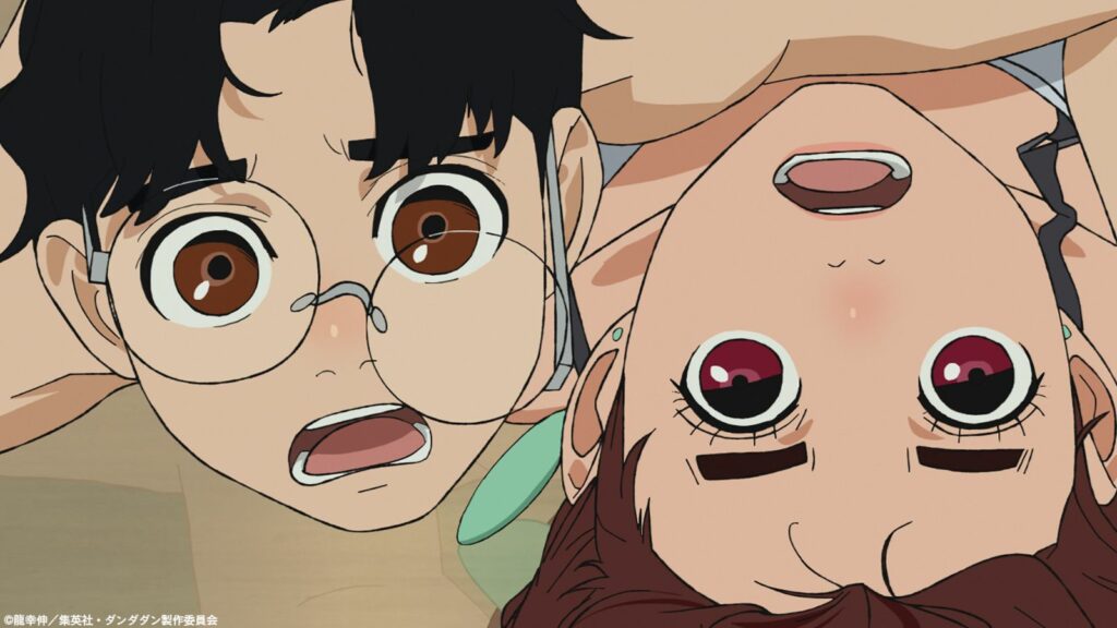 Date de sortie de l'épisode 10 de Dandadan, heure exacte, où regarder Personnages principaux de Dandadan Ken "Okarun" Takakura et Momo Ayase vus dans l'épisode 10