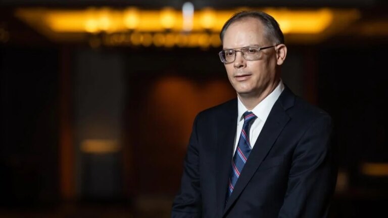 Epic Games tente de clarifier le musèlement de Tim Sweeney par Google : « Je suis totalement libre de dire que la palette de couleurs de Google est nulle »