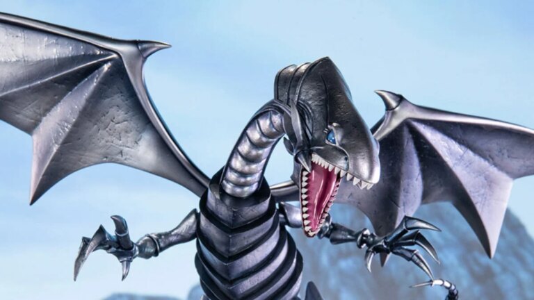 Un homme trouve de rares feuilles non coupées de cartes Yu-Gi-Oh Dragon aux yeux bleus d&rsquo;une valeur d&rsquo;un million de dollars dans une benne à ordures