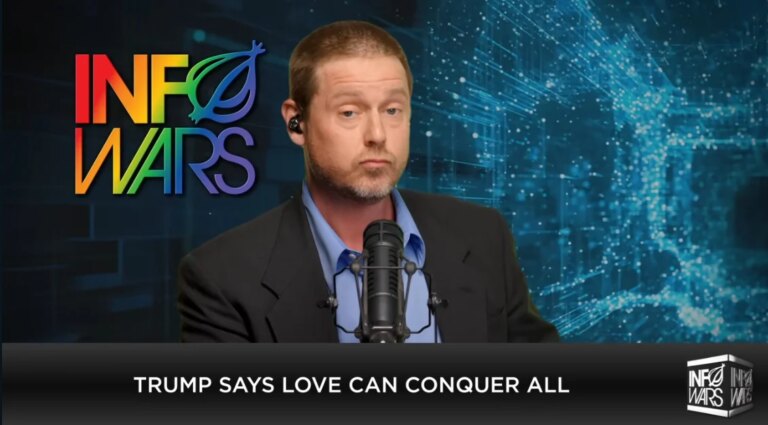 La légende de la natation pour adultes, Tim Heidecker, lance le rachat d&rsquo;Infowars avec The Onion