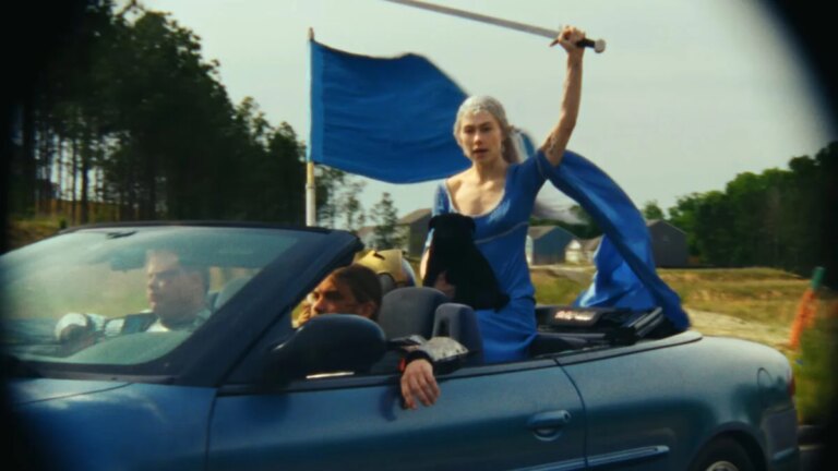 Phoebe Bridgers lance la page Itch.io avec un coureur infini