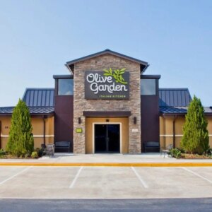Olive Garden ramène un Pasta Pass de 100 $ 6 ans plus tard seulement pour qu&rsquo;il se vende en quelques minutes