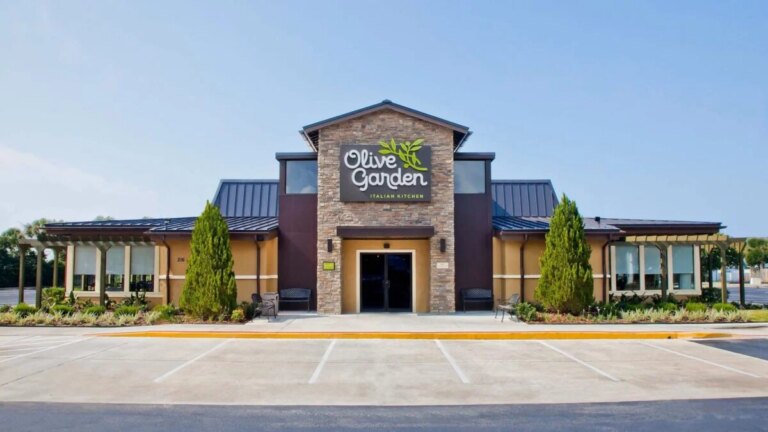 Olive Garden ramène un Pasta Pass de 100 $ 6 ans plus tard seulement pour qu&rsquo;il se vende en quelques minutes