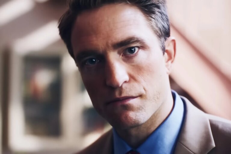 L&rsquo;impression de Chris Hansen par Robert Pattinson dans Primetime est la chose la plus effrayante d&rsquo;un film plein de chair de poule
