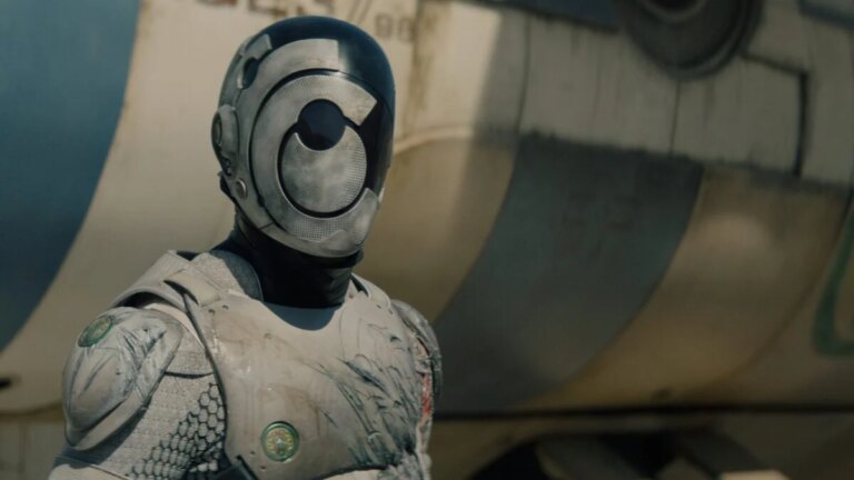 L&rsquo;émission de science-fiction d&rsquo;Apple sur un robot tueur qui veut juste regarder des feuilletons a un casting empilé dans la saison 2