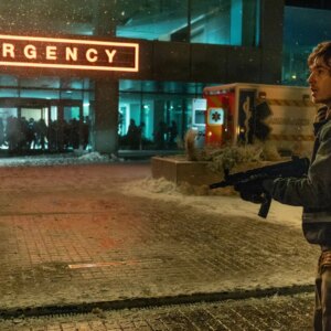 Les premières critiques saluent Resident Evil de Zach Cregger comme un hommage intelligent qui ne s&rsquo;enlise pas dans les détails : « C&rsquo;est ainsi que les films et les jeux vidéo peuvent fusionner d&rsquo;une manière qui les rend plus forts ».