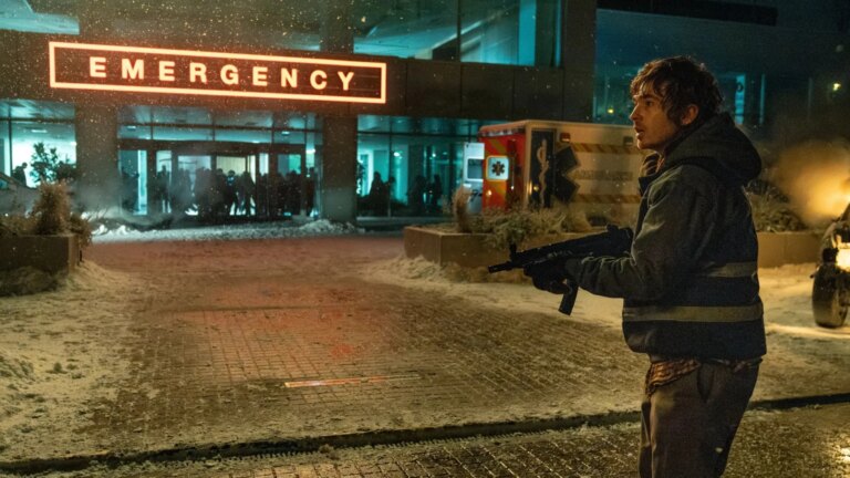 Les premières critiques saluent Resident Evil de Zach Cregger comme un hommage intelligent qui ne s&rsquo;enlise pas dans les détails : « C&rsquo;est ainsi que les films et les jeux vidéo peuvent fusionner d&rsquo;une manière qui les rend plus forts ».
