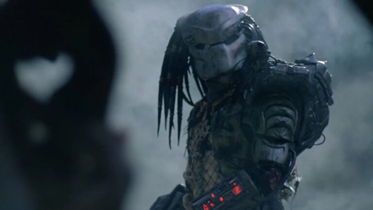 L&rsquo;homme qui a sauvé la franchise Predator serait en train de tourner un film sur la Belle au bois dormant