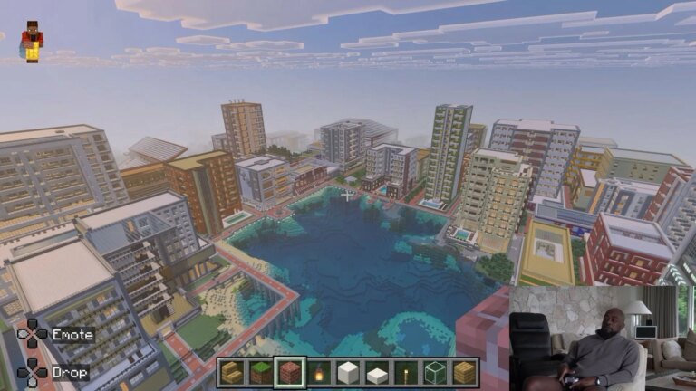 Internet perd la tête à cause de l&rsquo;entraîneur à la retraite de la NFL, Mike Tomlin, qui a passé 12 ans à créer une ville Minecraft très complexe