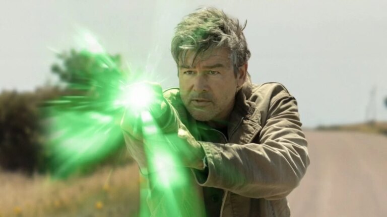 Lanterns Saison 2 en début de développement et il existe de nombreuses façons pour Hal Jordan de revenir